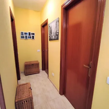 Sunny Holidays, Fast Wi-fi, Parking, Terrace