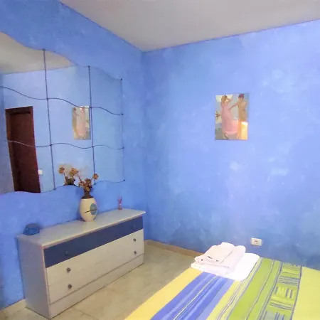 Sunny Holidays, Fast Wi-fi, Parking, Terrace *