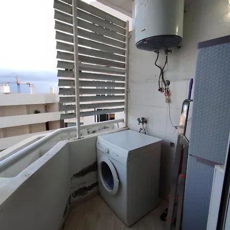 Sunny Holidays, Fast Wi-fi, Parking, Terrace * アデヘ
