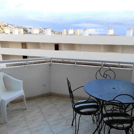Sunny Holidays, Fast Wi-fi, Parking, Terrace * アデヘ