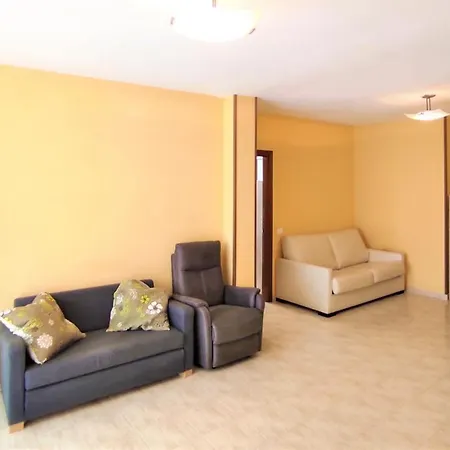 アパート Sunny Holidays, Fast Wi-fi, Parking, Terrace *