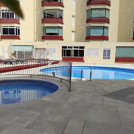 アパート Sunny Holidays, Fast Wi-fi, Parking, Terrace